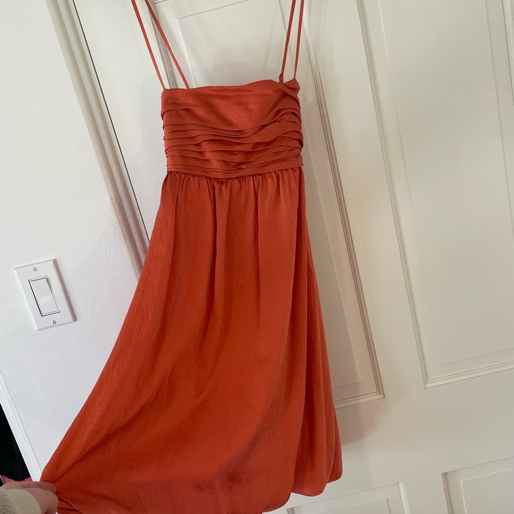 BUBBLE PEPLUM STYLE DRESS